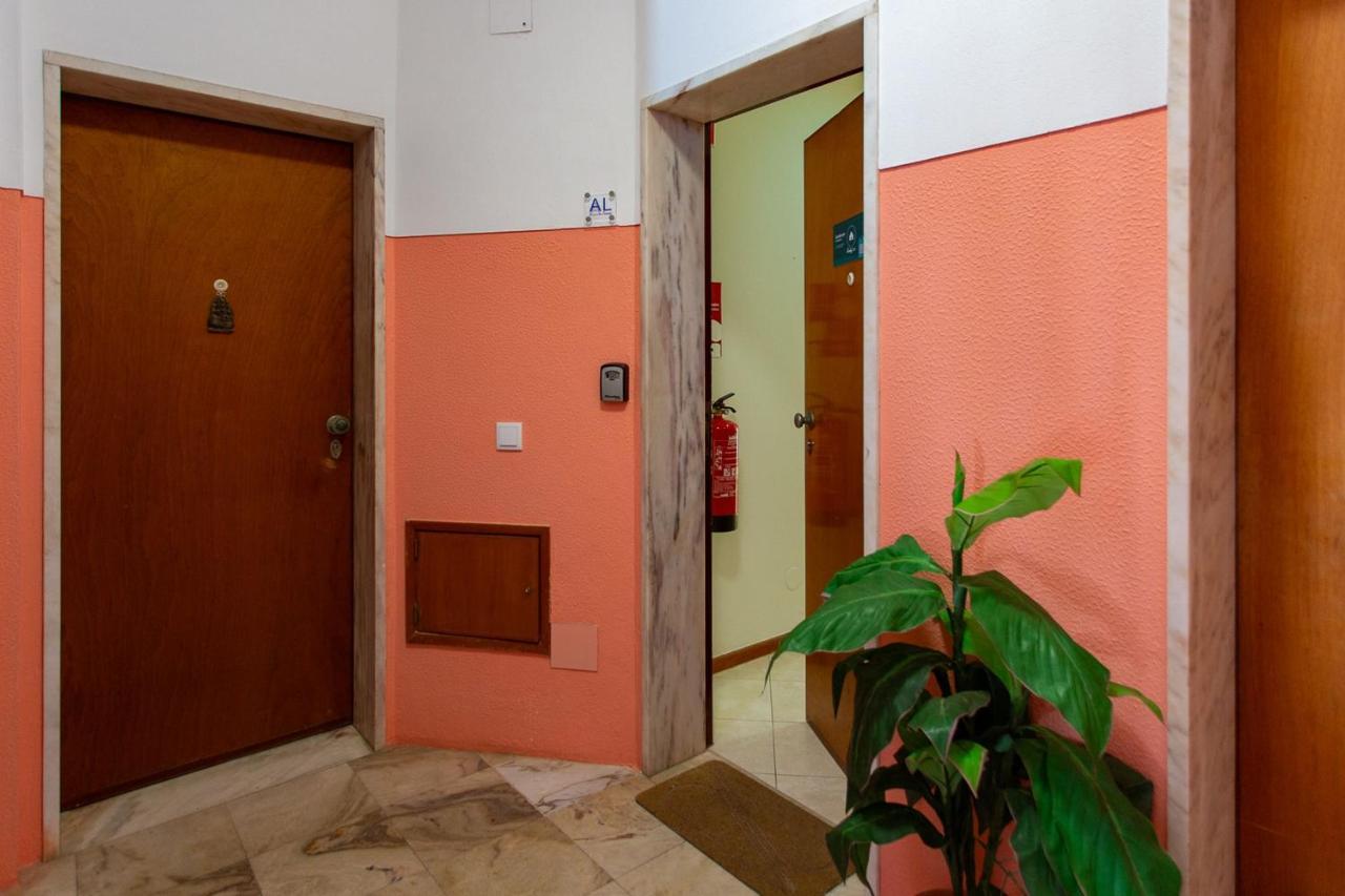 View 2 Bdr W/balcony By Lovelystay Armacao de Pera