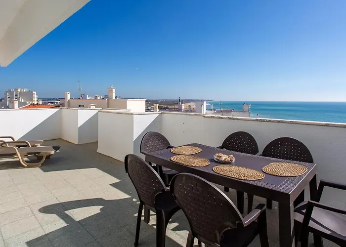Beach View 2 Bdr Apartment W/Balcony By Lovelystay