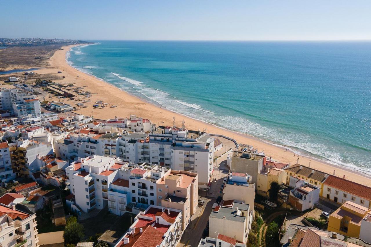 Apartment View 2 Bdr W/balcony By Lovelystay