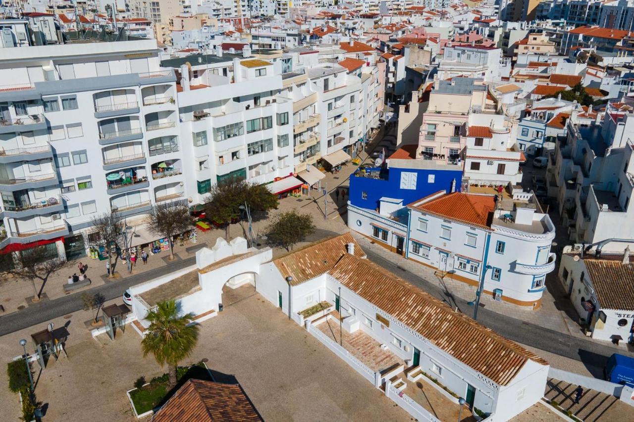 Apartment View 2 Bdr W/balcony By Lovelystay