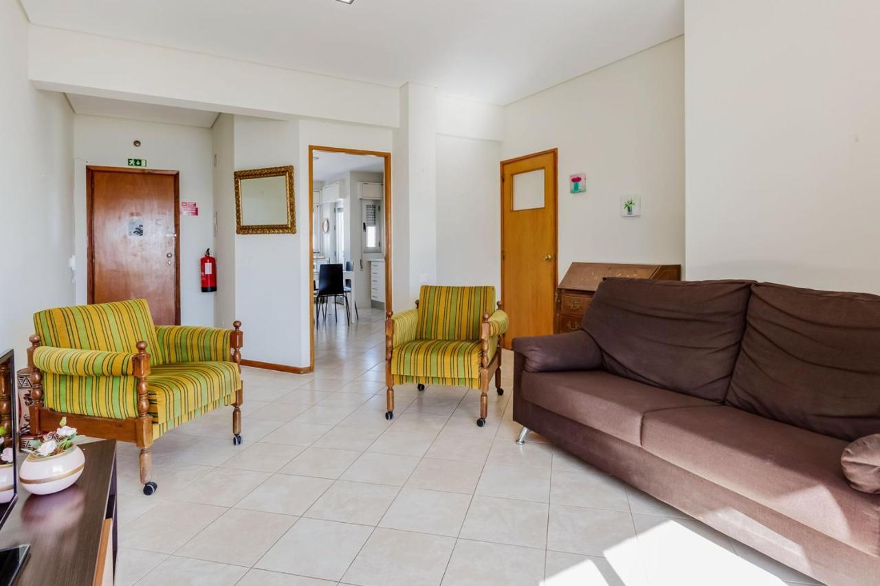 Apartment View 2 Bdr W/balcony By Lovelystay